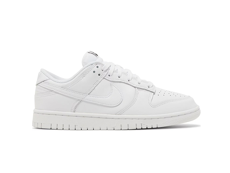 Nike Wmns Dunk Low ‘Triple White’