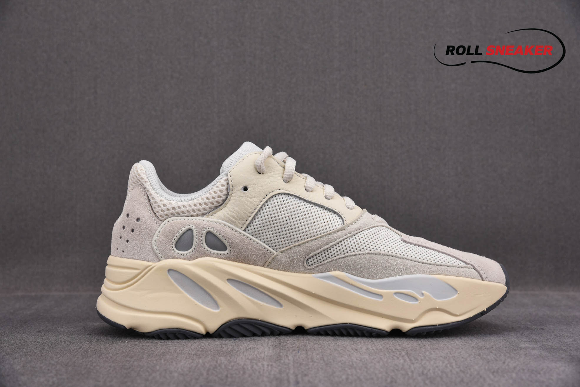 Adidas Yeezy 700 Analog