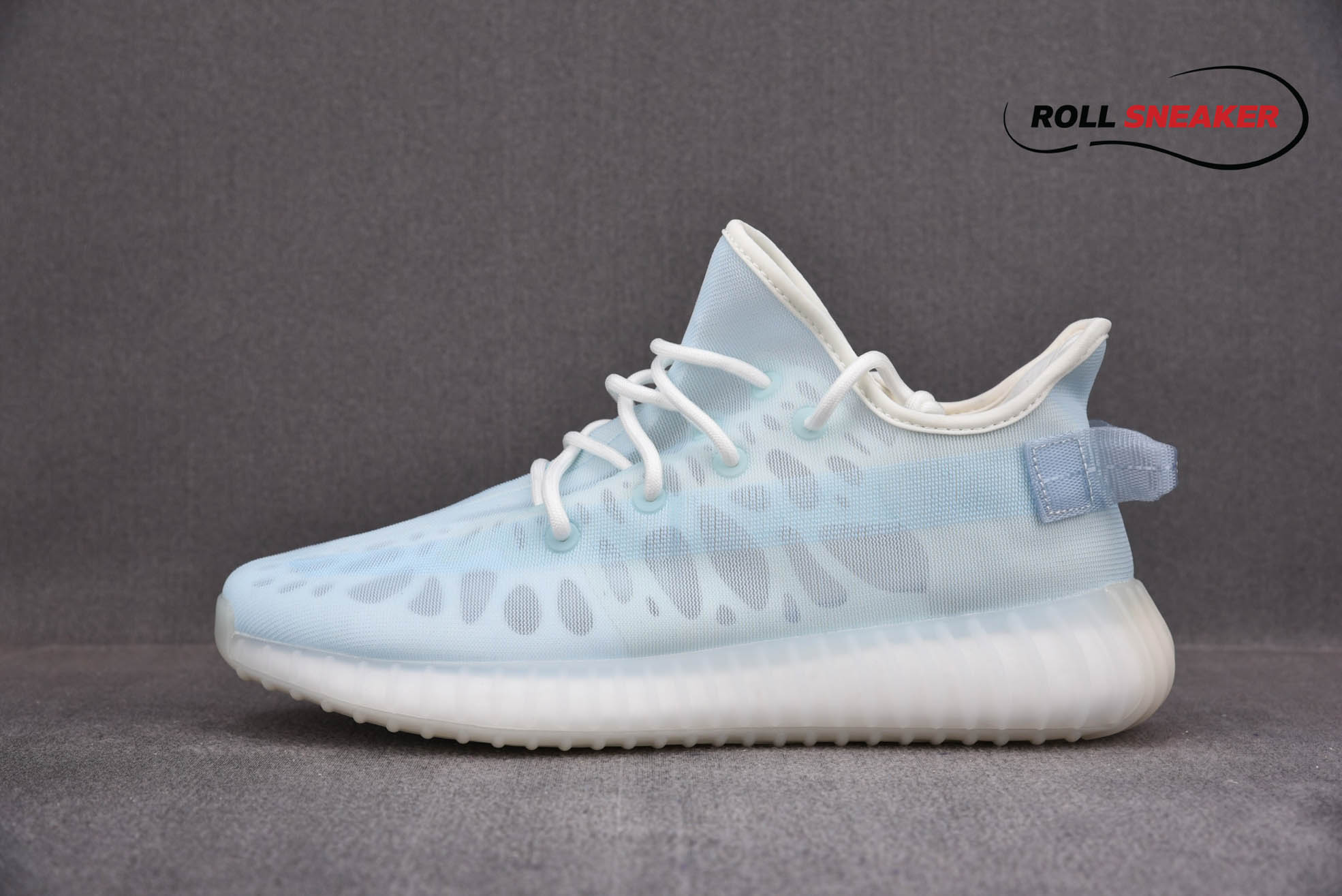 Adidas Yeezy Boost 350 V2 ‘Mono Ice’
