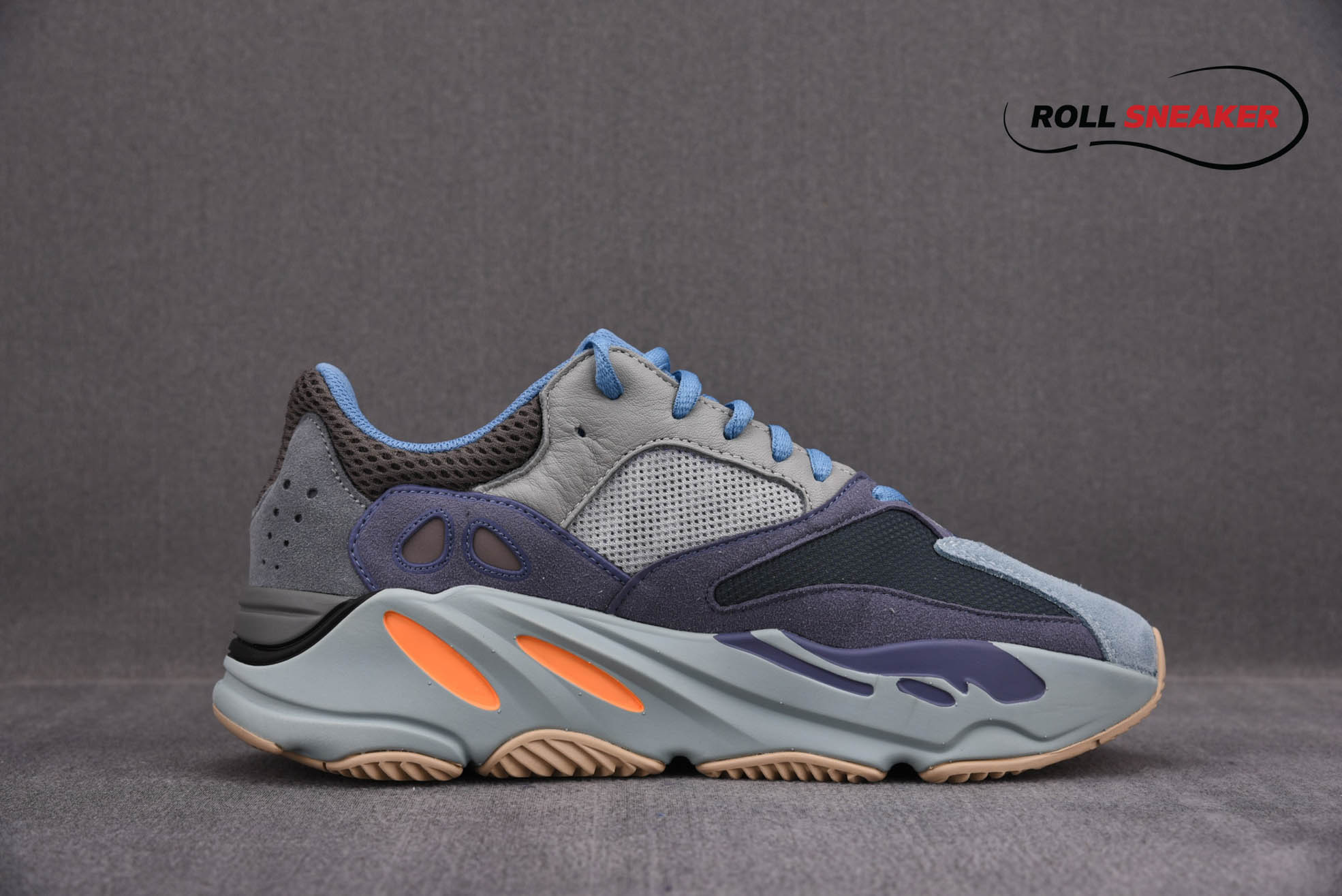 Adidas Yeezy Boost 700 ‘Carbon Blue’
