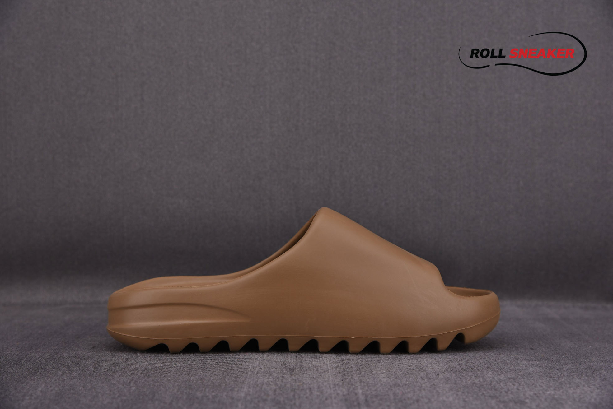 Adidas Yeezy Slides ‘Core’ 2021
