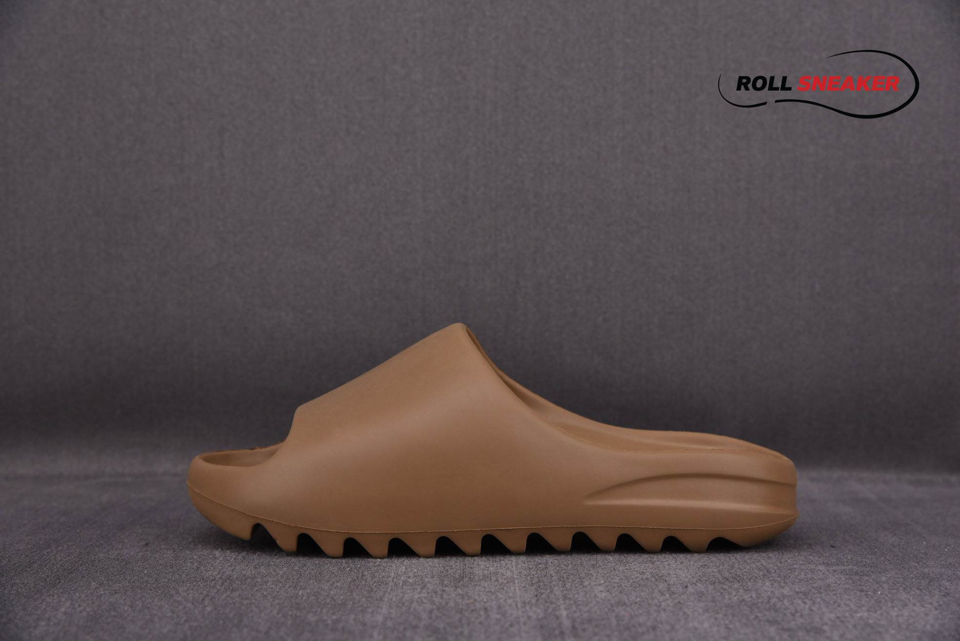 Adidas Yeezy Slides ‘Core’ 2021
