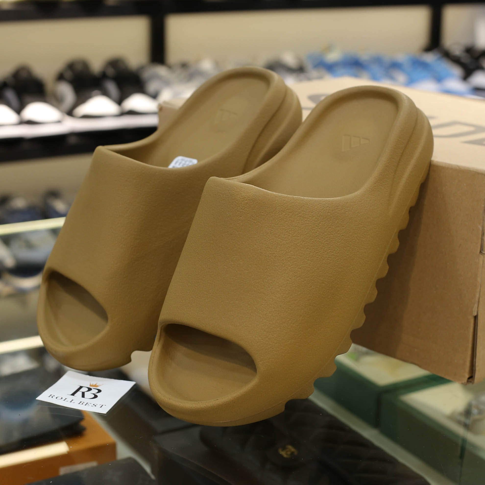 Adidas Yeezy Slides ‘Ochre’
