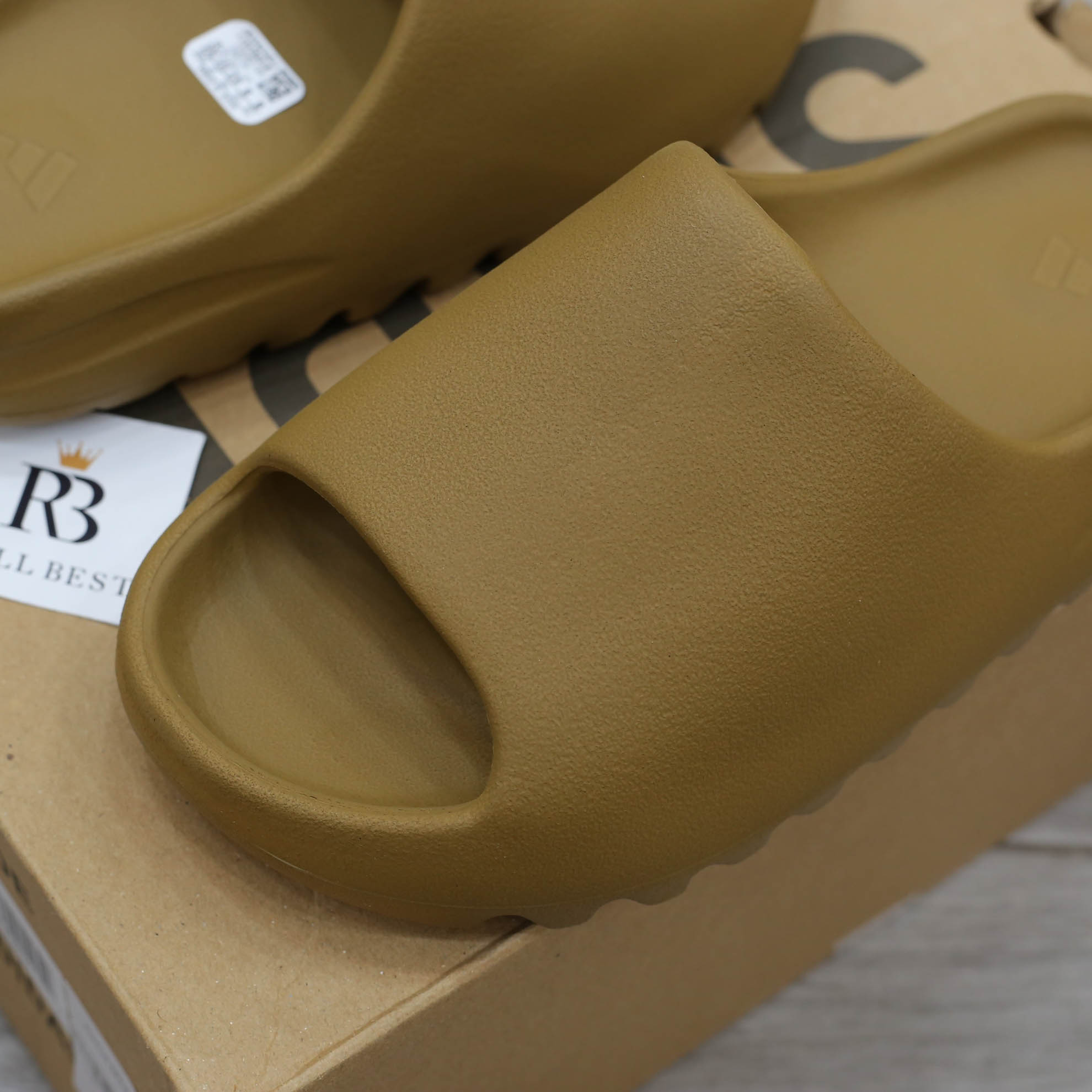 Adidas Yeezy Slides ‘Ochre’
