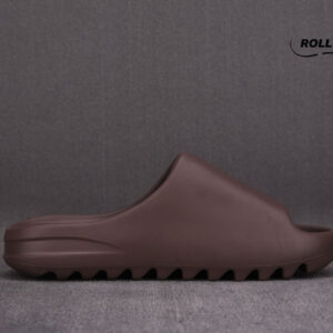 Adidas Yeezy Slides ‘Soot’ 2021