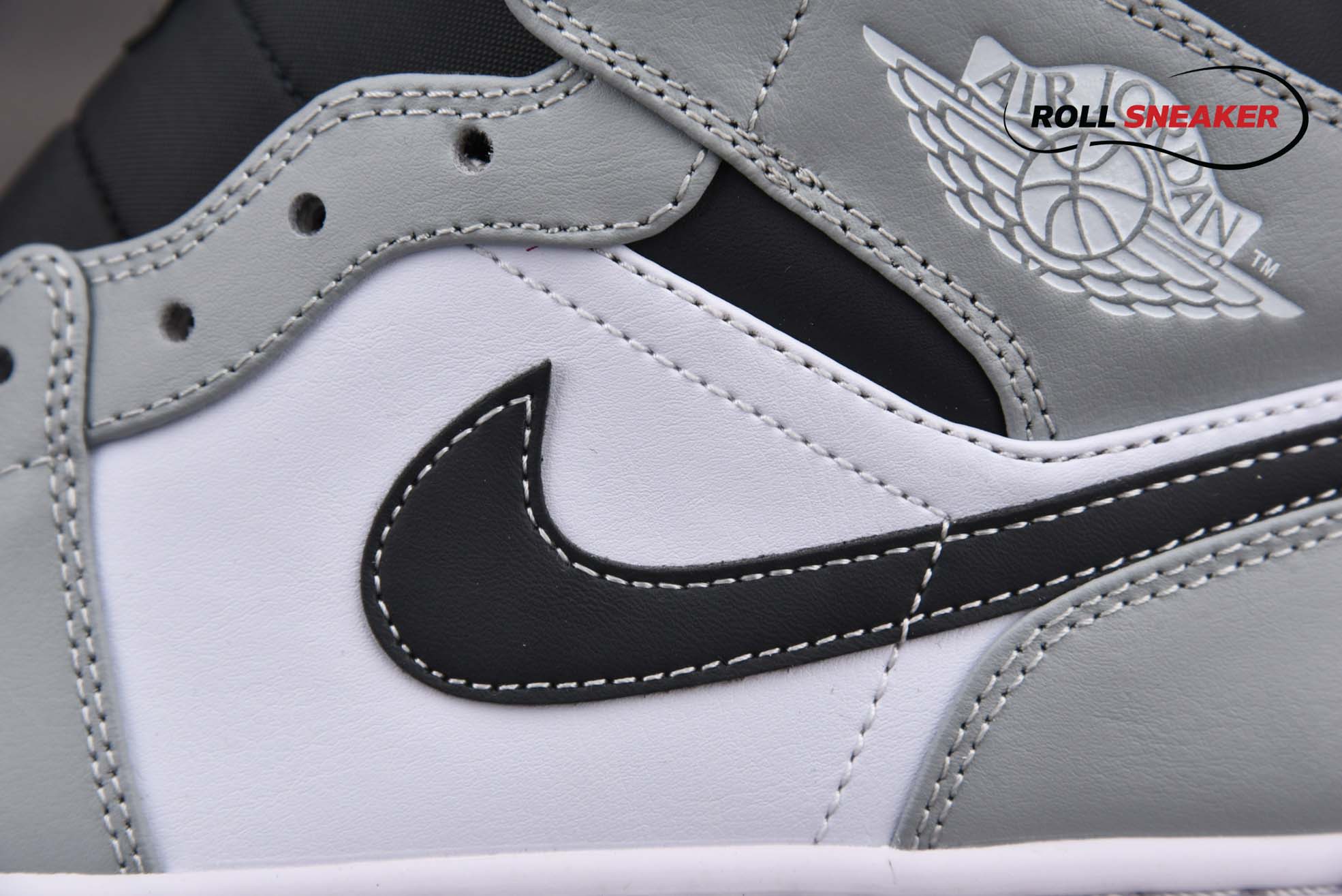 Air Jordan 1 Mid ‘Light Smoke Grey’ V1
