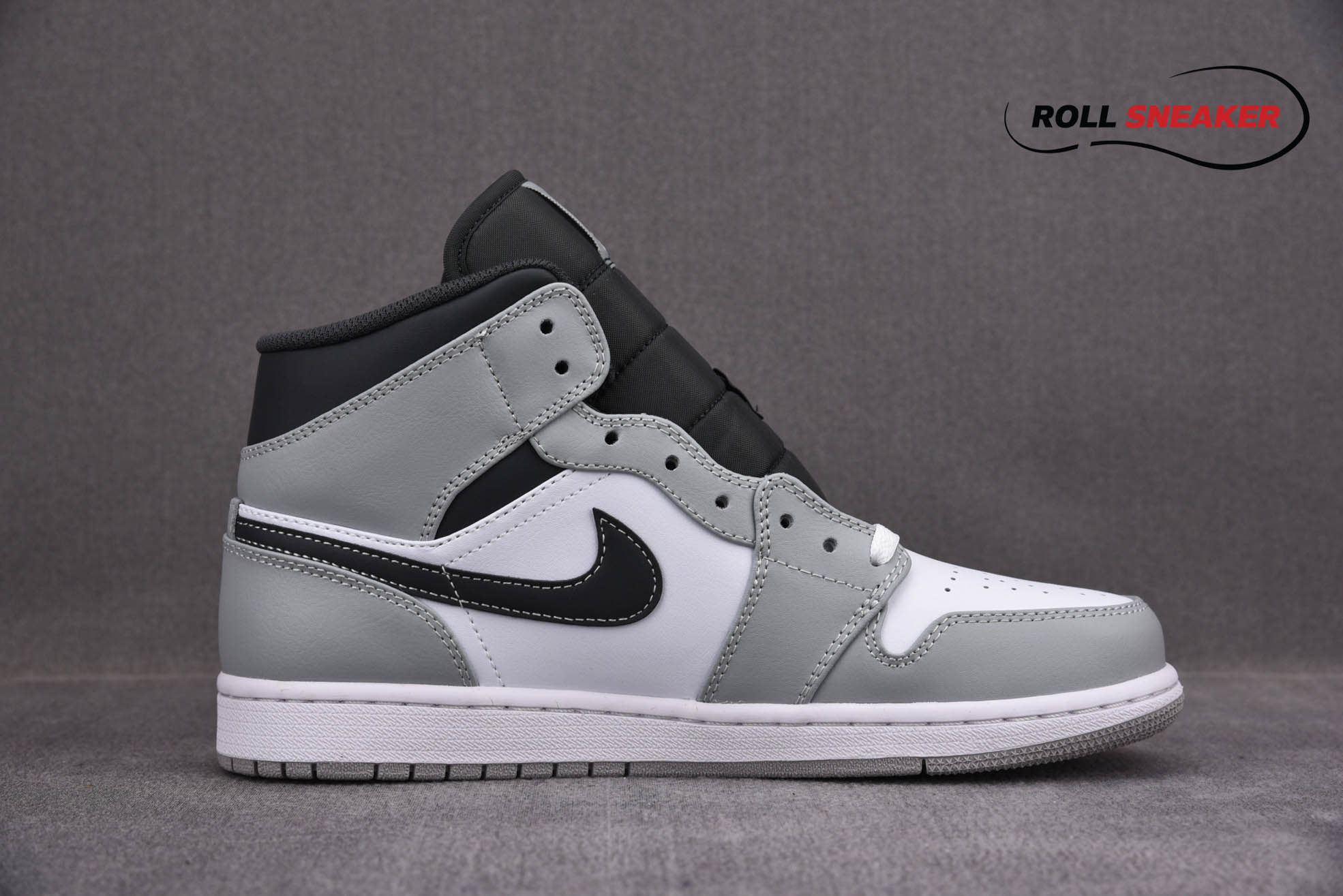 Air Jordan 1 Mid ‘Light Smoke Grey’ V1
