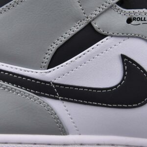 Air Jordan 1 Mid ‘Light Smoke Grey’ V1