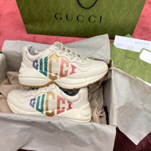 Gucci Chunky logo cầu vồng