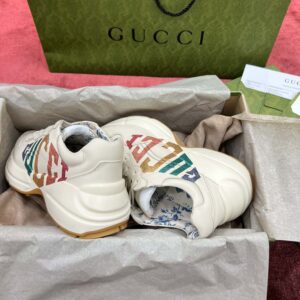 Gucci Chunky logo cầu vồng