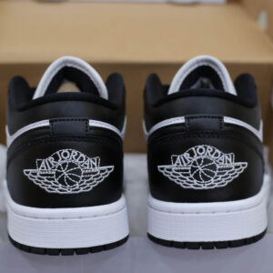 Nike Air Jordan 1 Low ‘Panda’ 2023