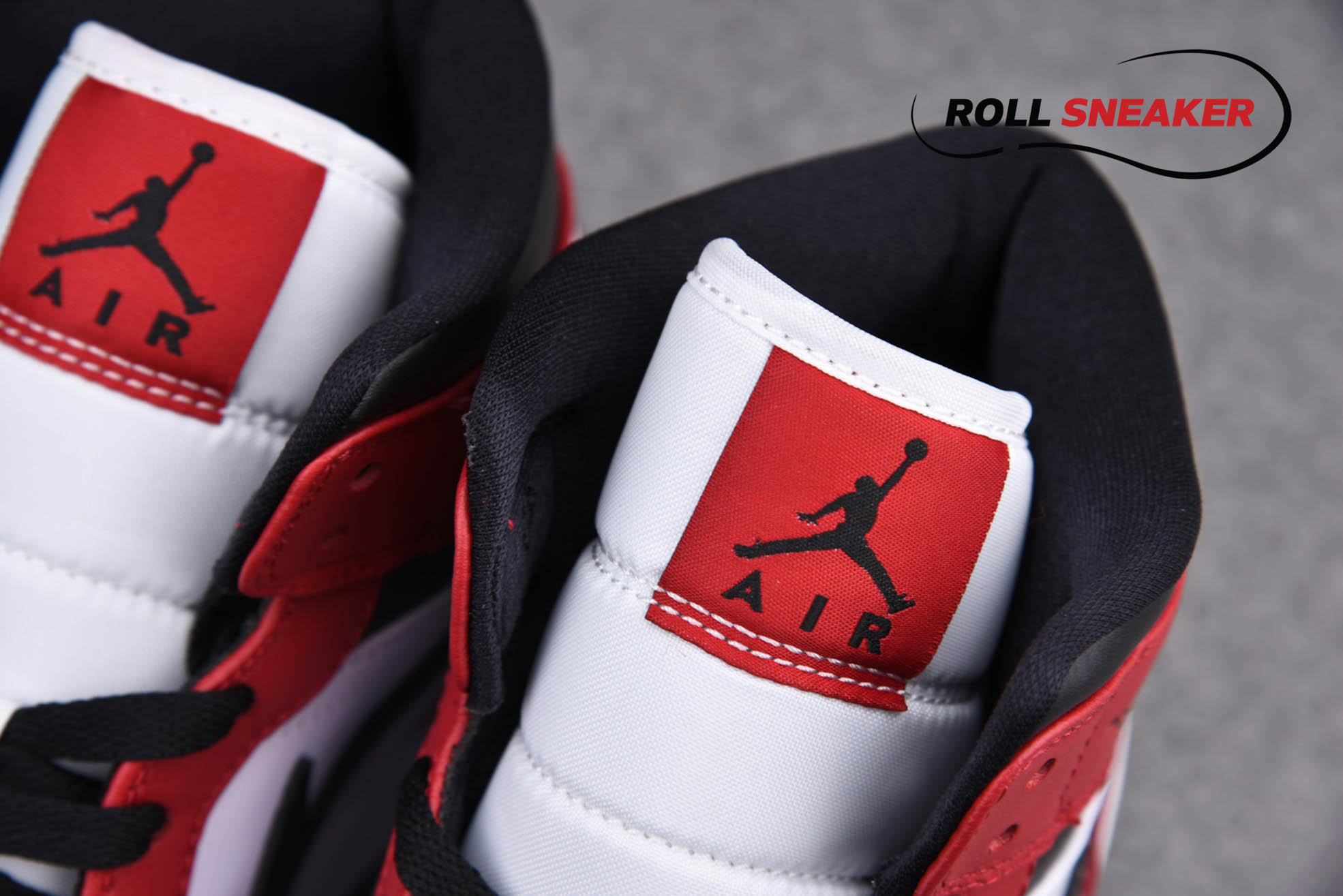 Nike Air Jordan 1 Mid Chicago Black Toe
