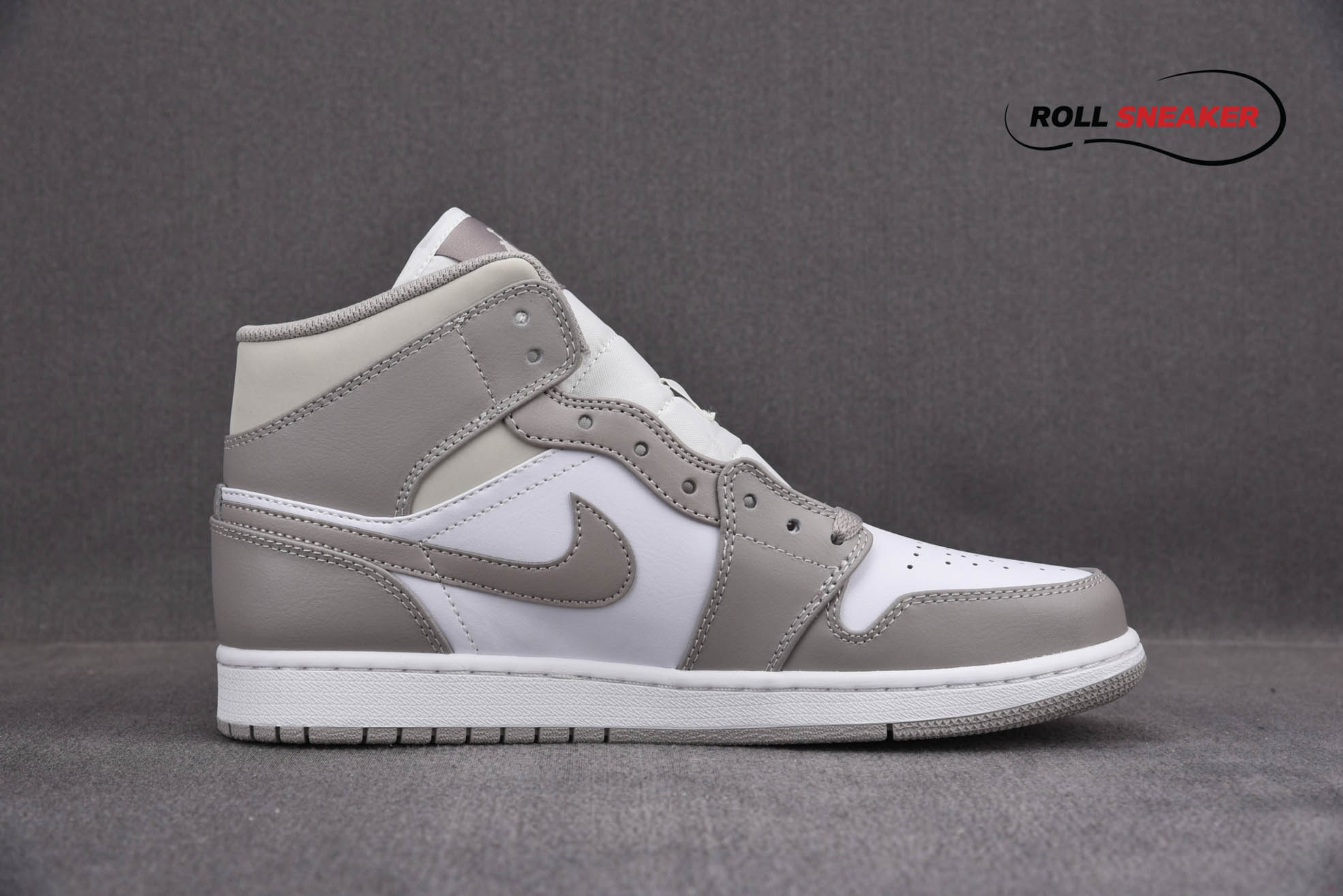 Nike Air Jordan 1 Mid ‘College Grey’
