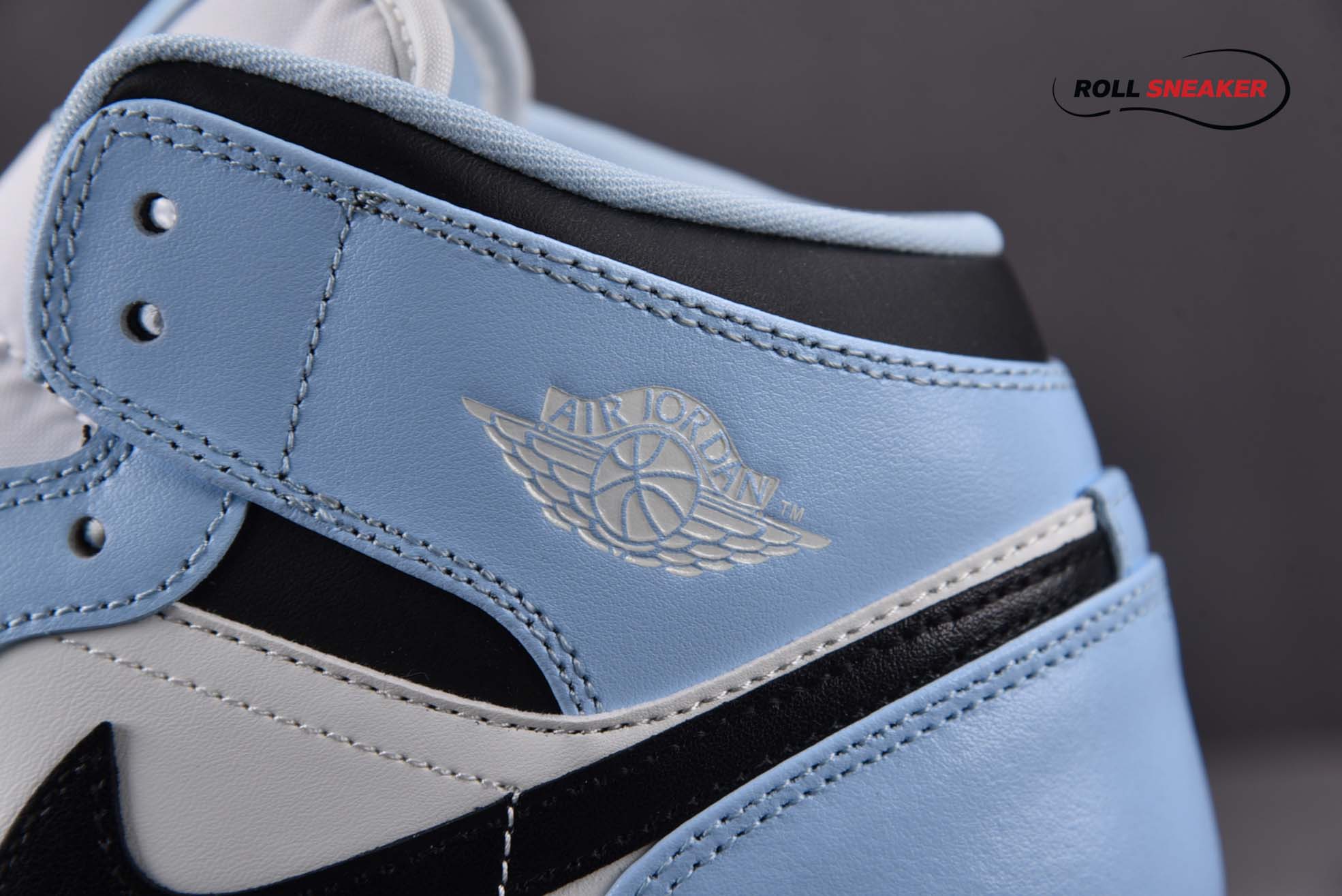 Nike Air Jordan 1 Mid GS ‘Ice Blue’

