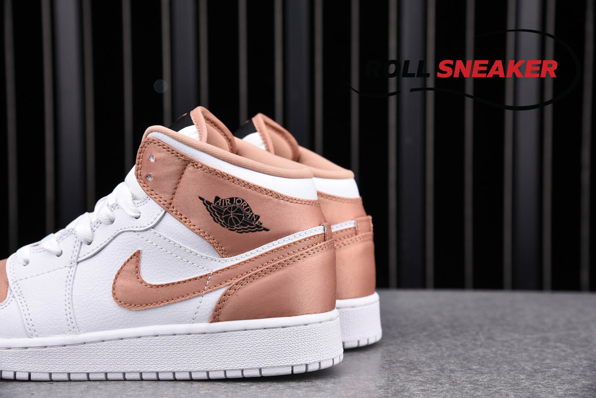 Nike Air Jordan 1 Mid GS ‘White Rose Gold’
