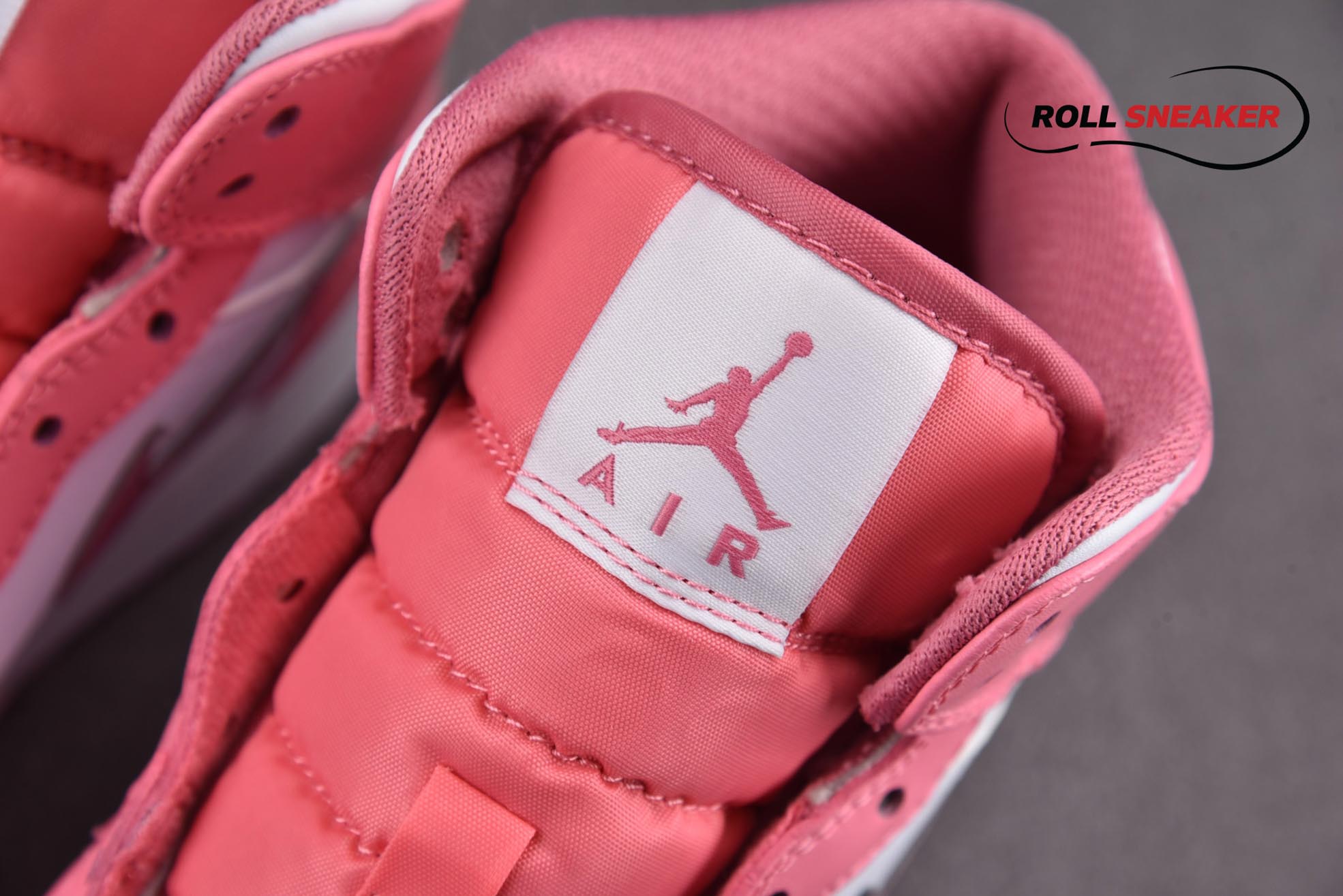 Nike Air Jordan 1 mid GS – Desert Berry Coral Chalk
