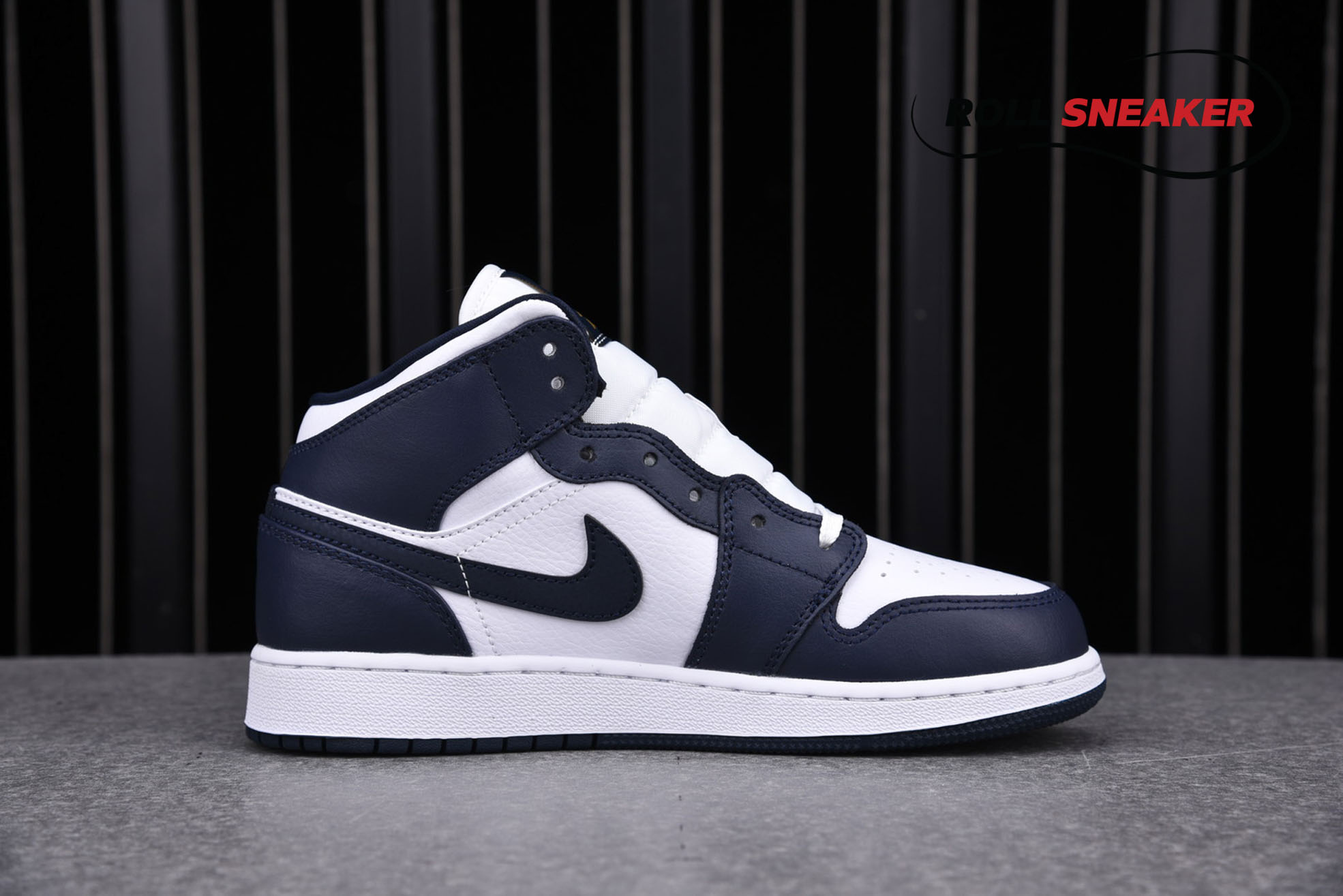 Nike Air Jordan 1 Mid Obsidian