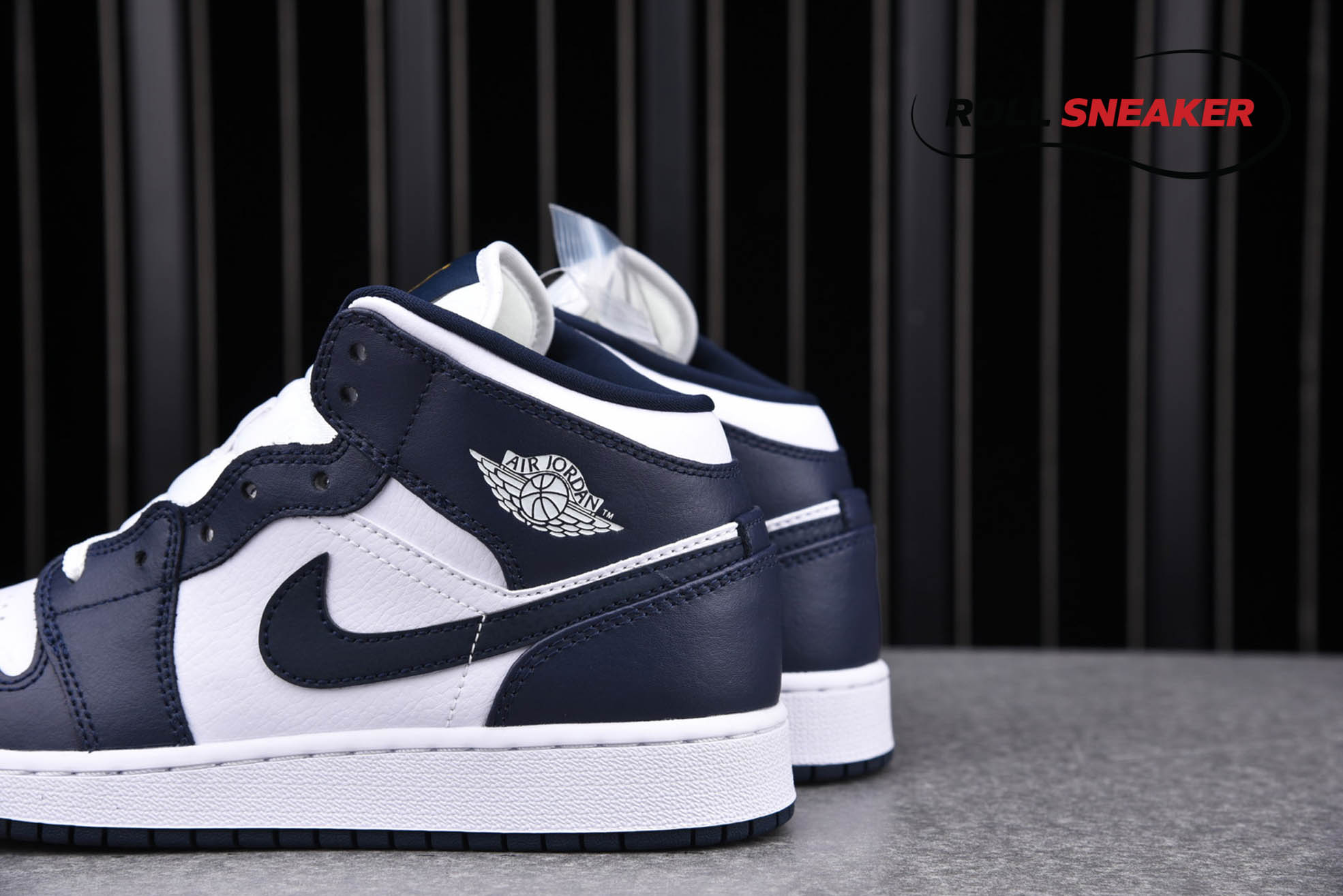 Nike Air Jordan 1 Mid Obsidian