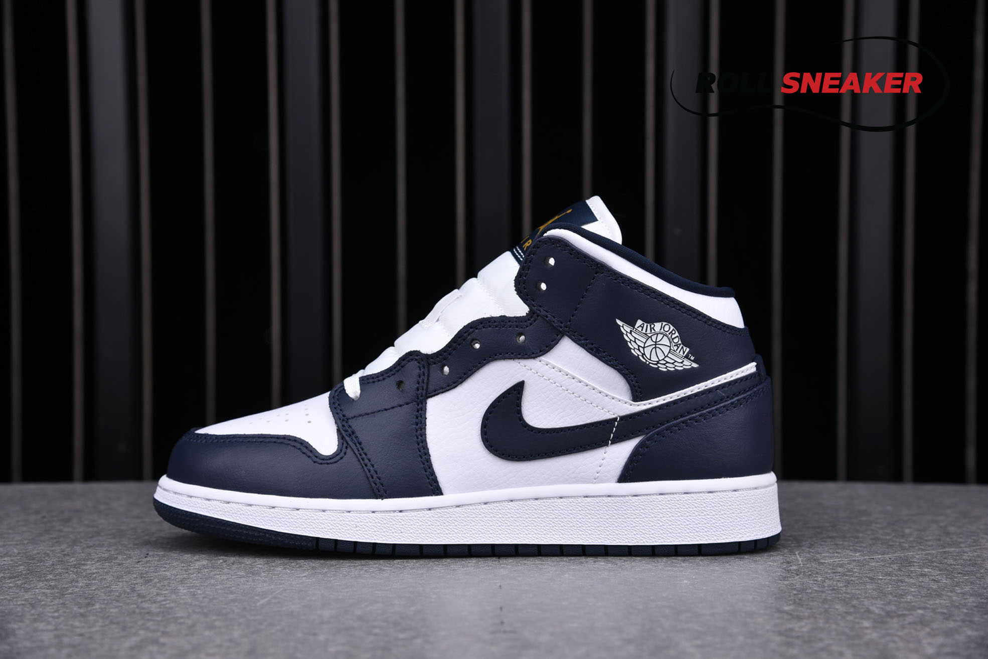 Nike Air Jordan 1 Mid Obsidian