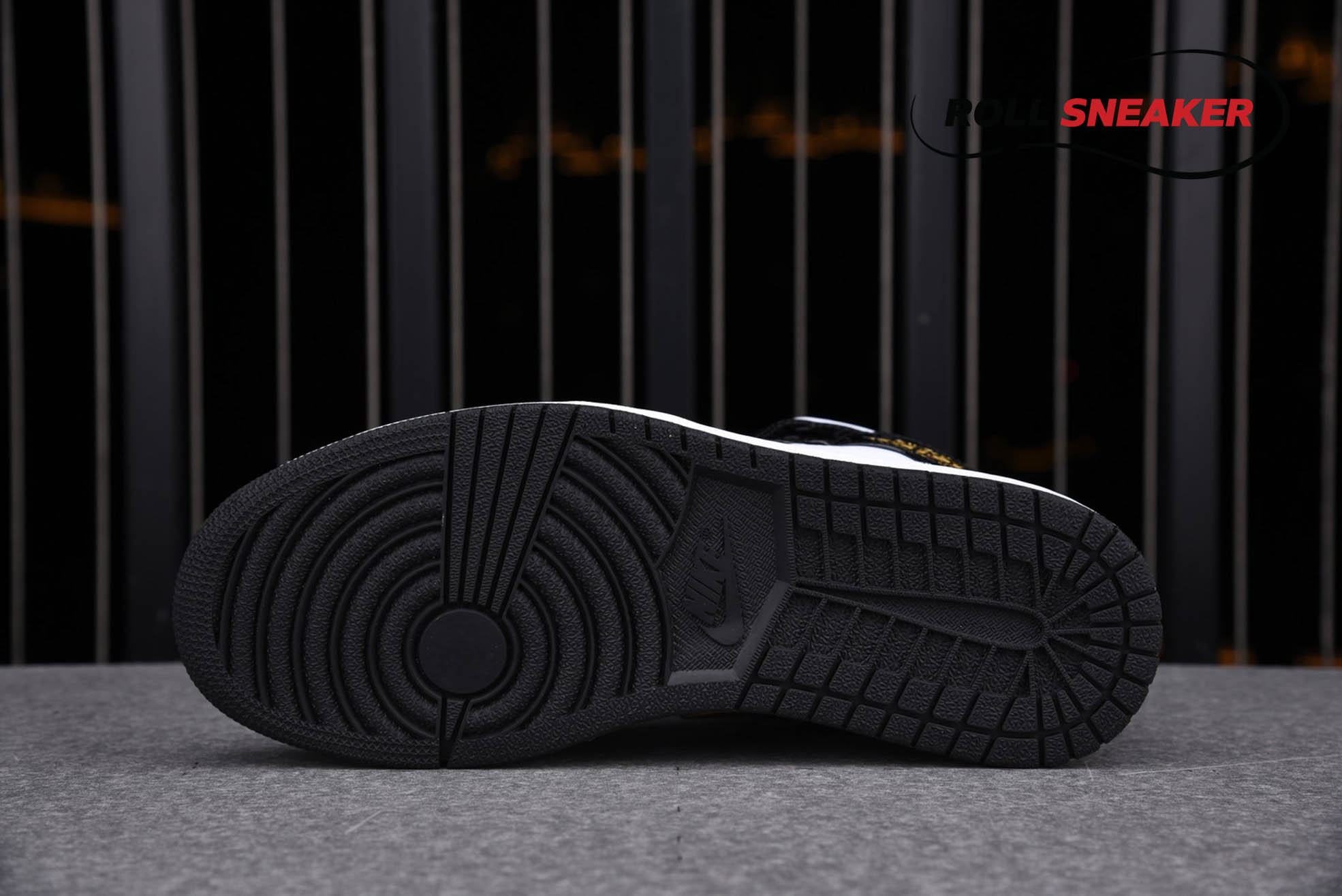 Nike Air Jordan 1 Mid Patent ‘Black Gold’
