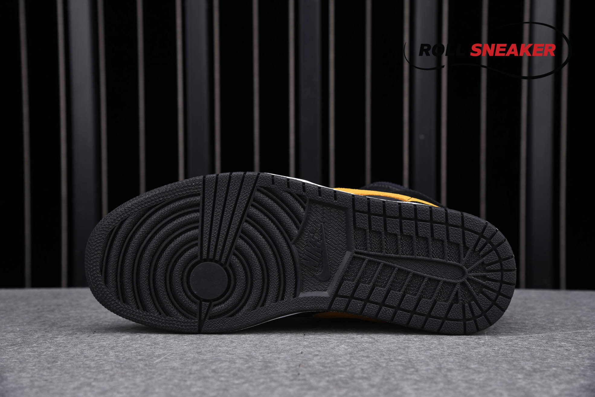 Nike Air Jordan 1 Mid SE ‘Black Gold’
