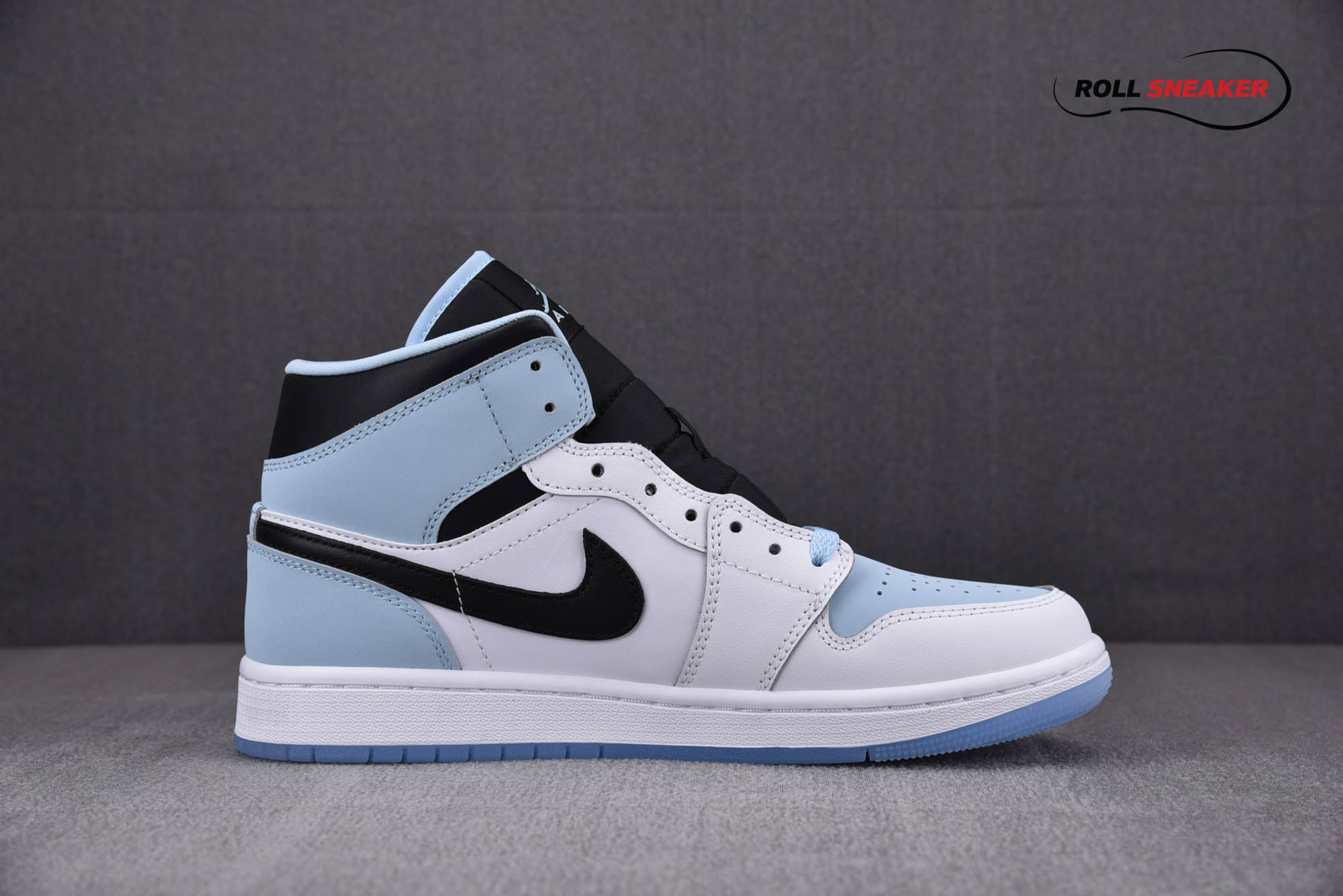 Nike Air Jordan 1 Mid SE GS ‘White Ice Blue’
