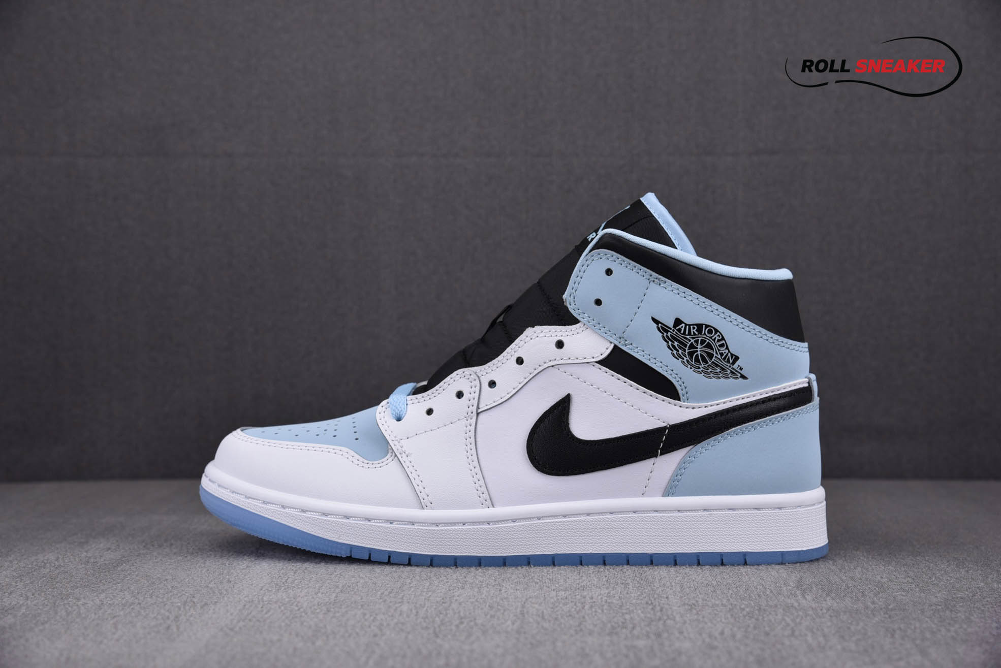 Nike Air Jordan 1 Mid SE GS ‘White Ice Blue’
