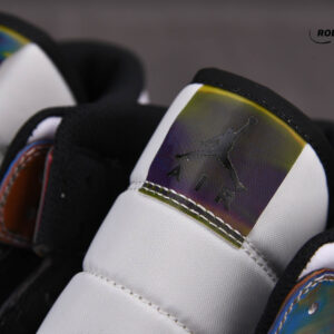 Nike Air Jordan 1 Mid SE ‘Heat Reactive Color Change’