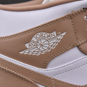 Nike Air Jordan 1 Mid ‘Tan Gum’