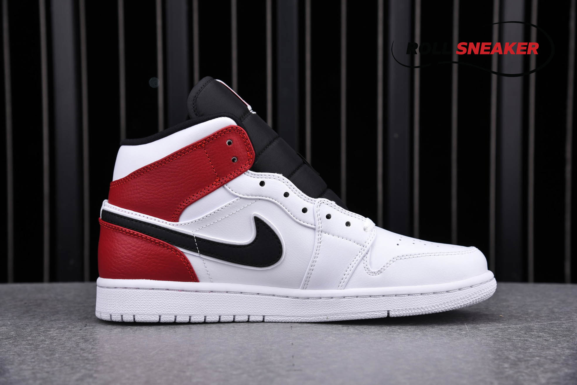 Nike Air Jordan 1 Mid ‘White Chicago Remix’
