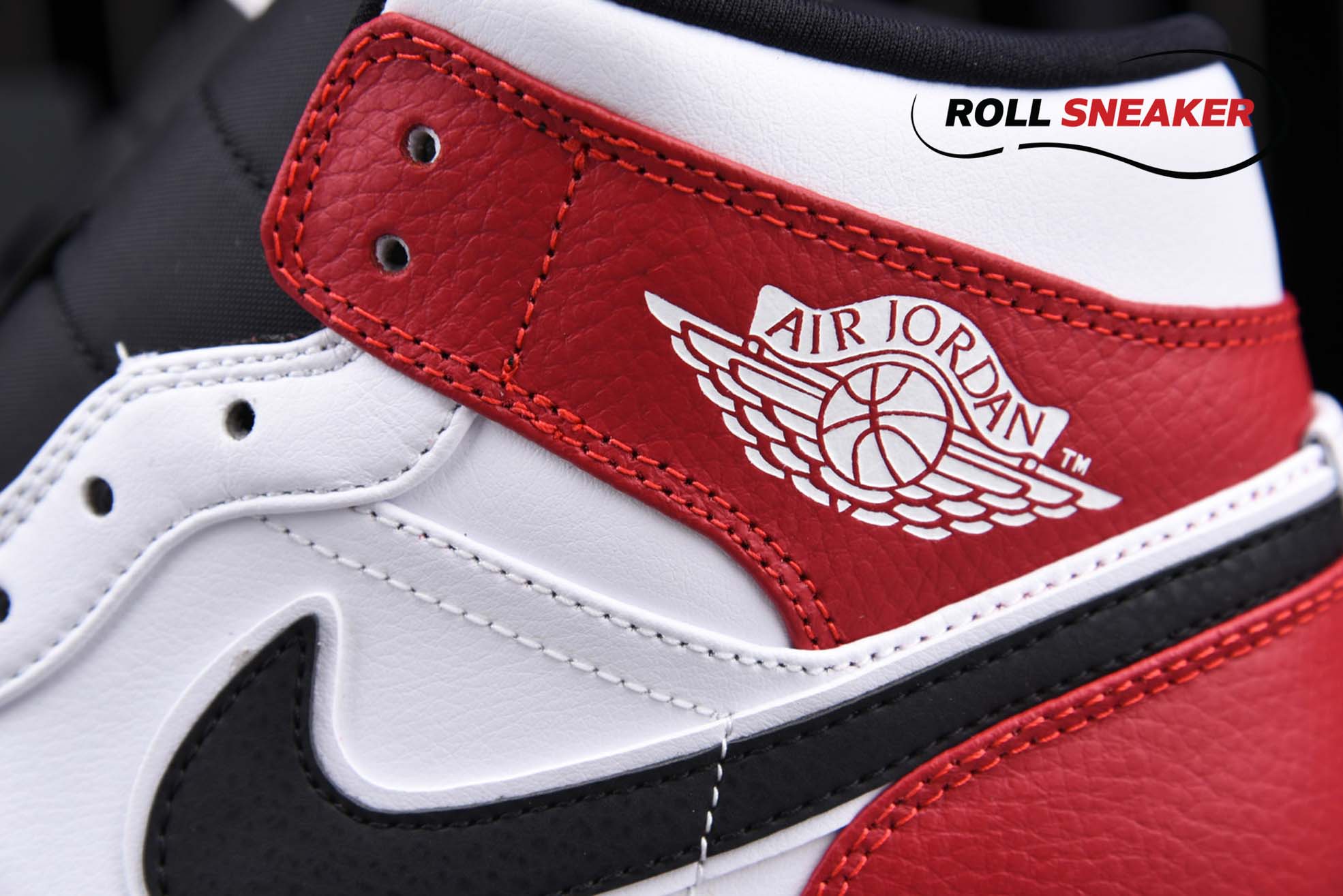 Nike Air Jordan 1 Mid ‘White Chicago Remix’
