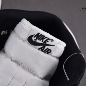 Nike Air Jordan 1 Retro High Black White