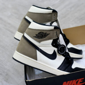 Nike Air Jordan 1 Retro High Dark Mocha