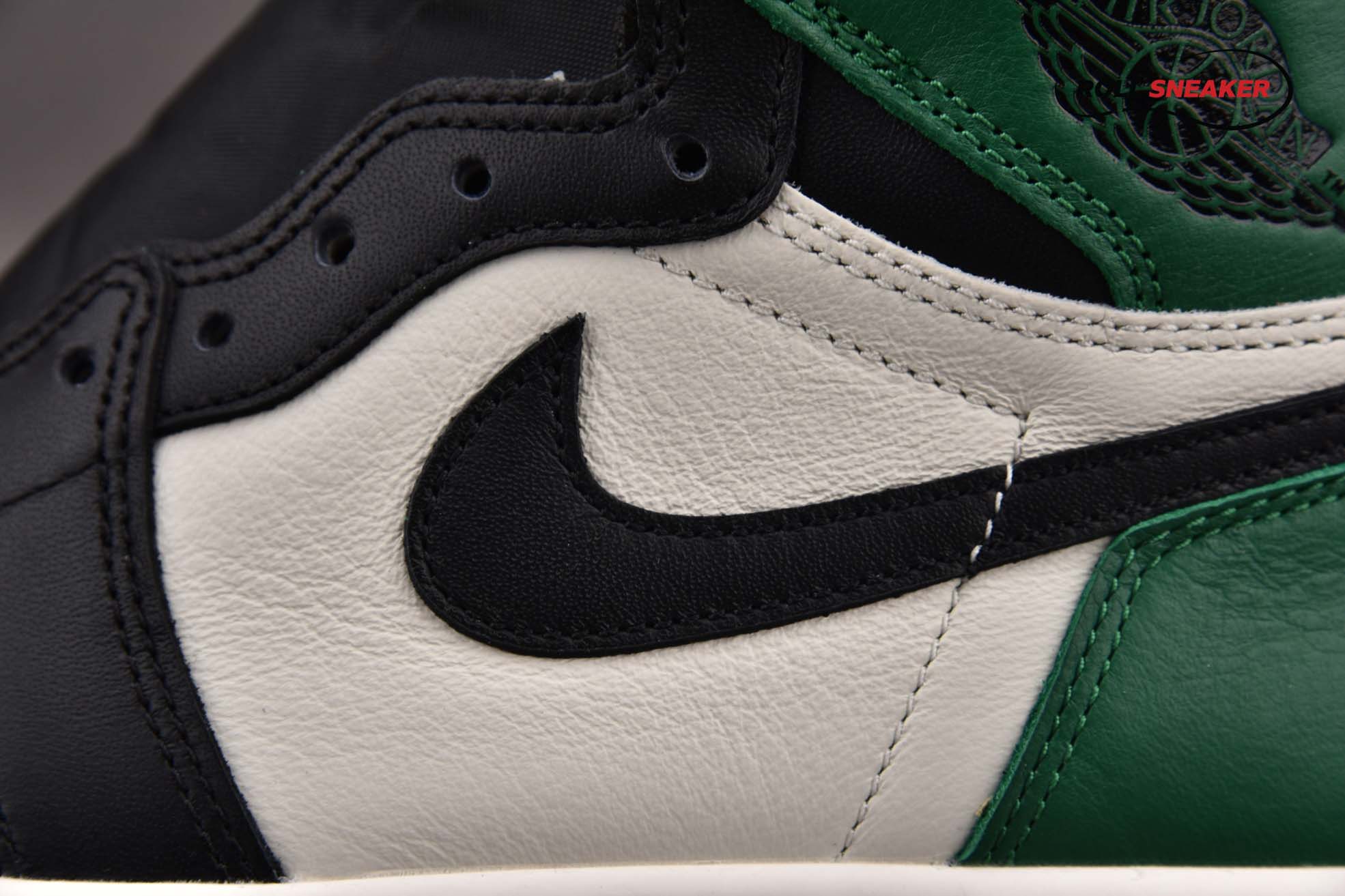 Nike Air Jordan 1 Retro High OG GS ‘Pine Green’
