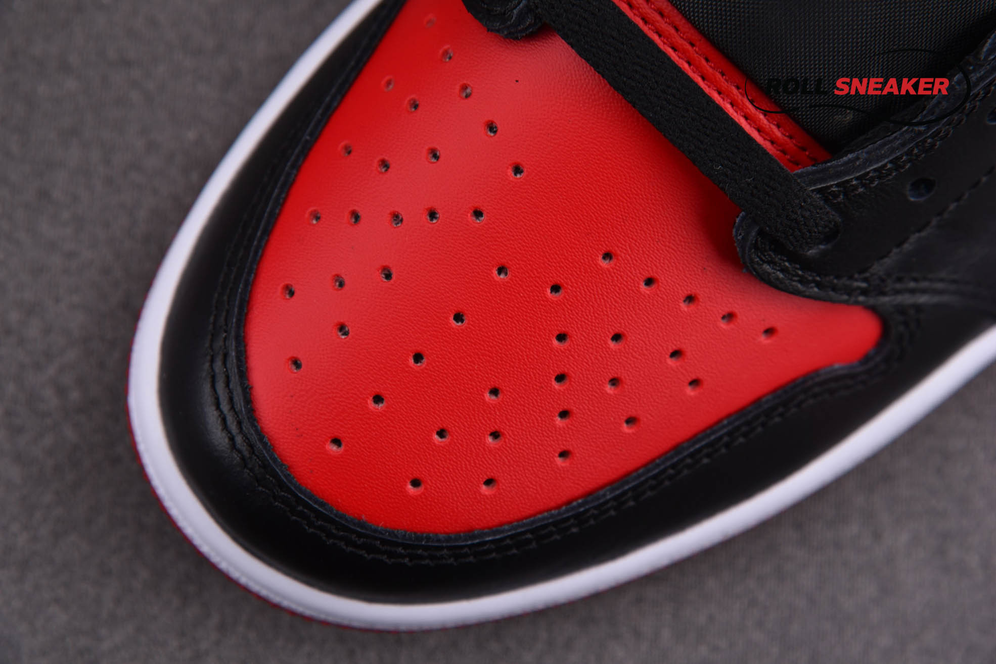 Nike Air Jordan 1 Retro Low Bred 2015