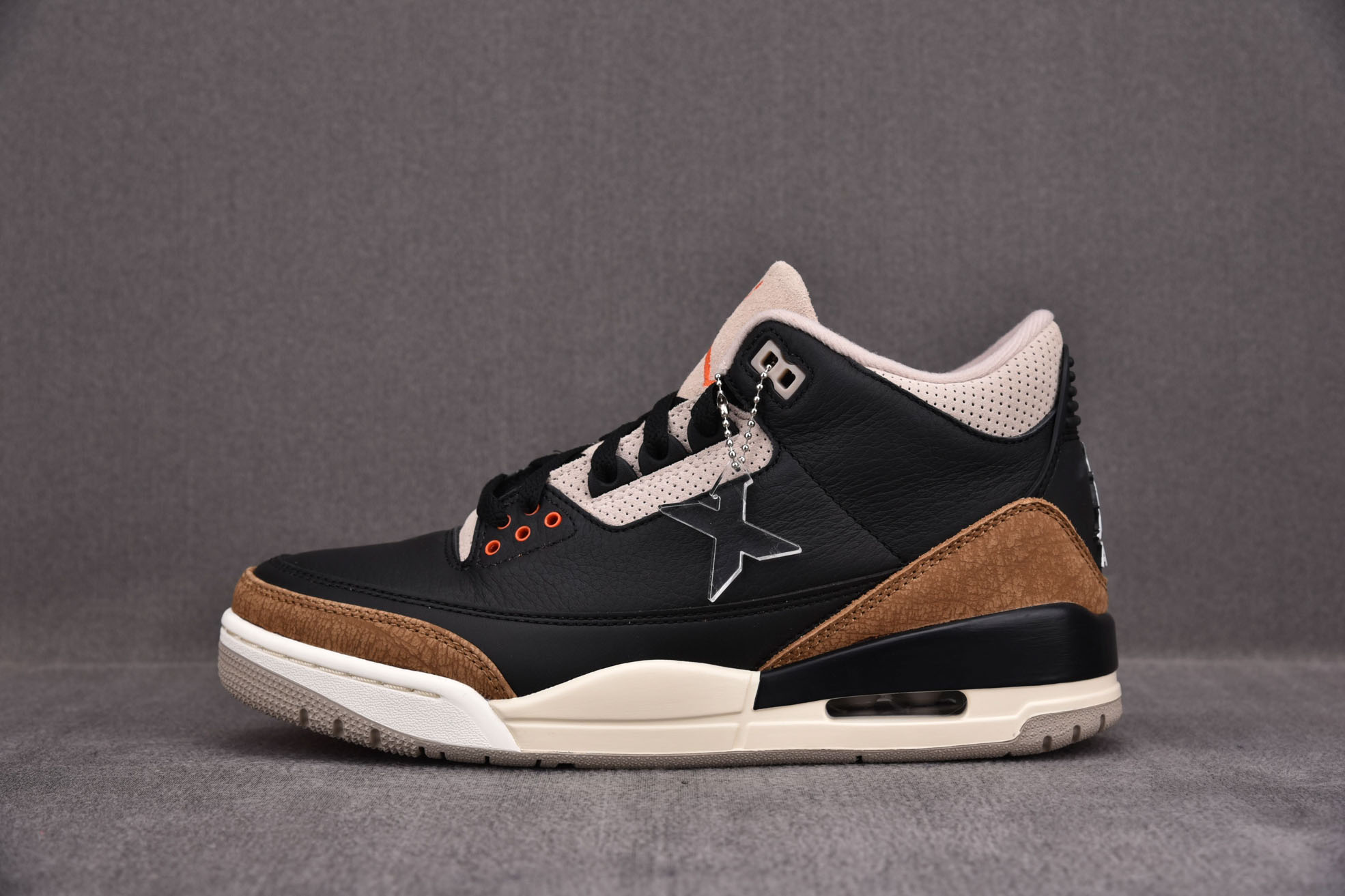 Nike Air Jordan 3 Retro“Desert Elephant”