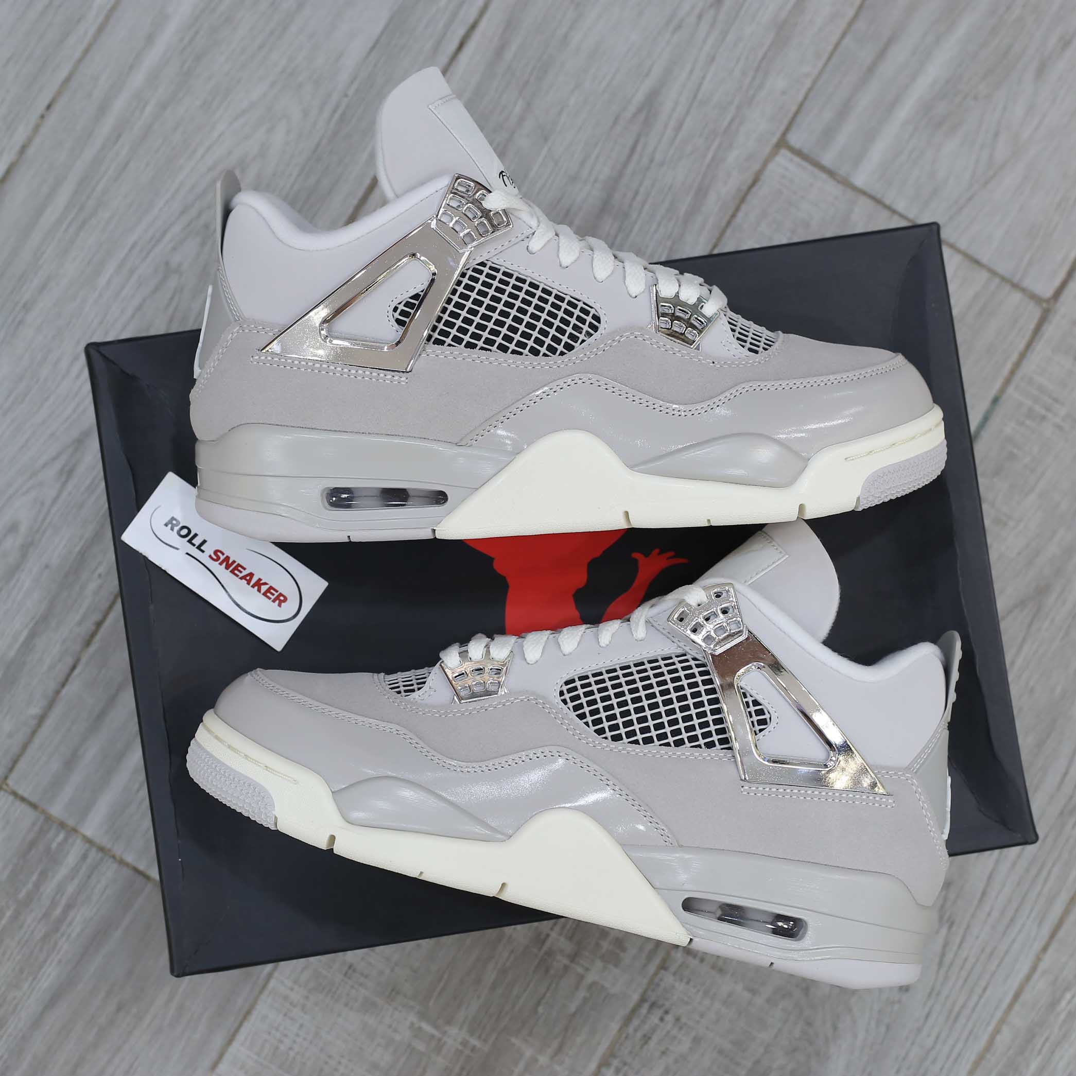 Nike Air Jordan 4 Retro Frozen Moments