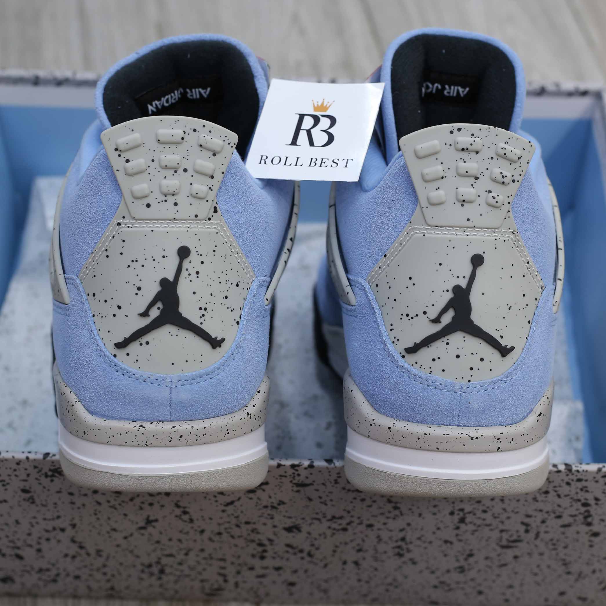 Nike Air Jordan 4 Retro“University Blue”