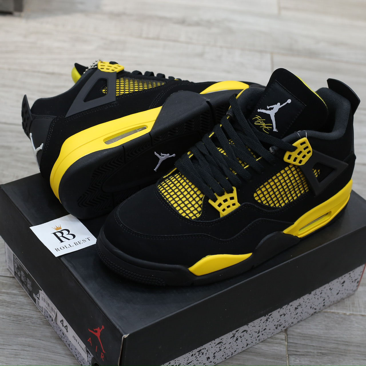 Nike Air Jordan 4 Thunder 2023