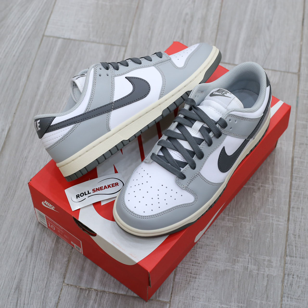Nike Dunk Low ‘Light Smoke Grey’
