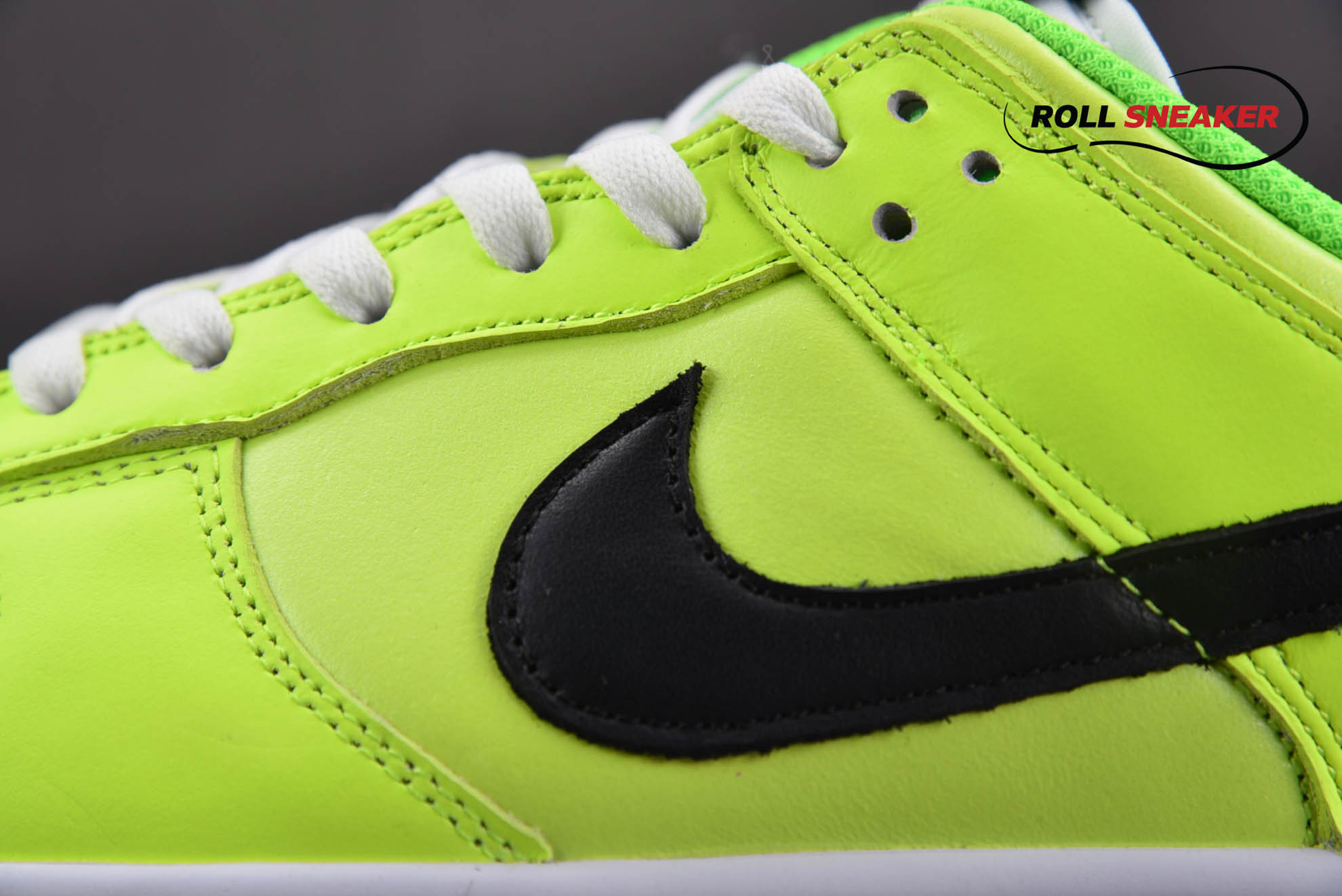 Nike Dunk Low SE ‘Splash Volt’