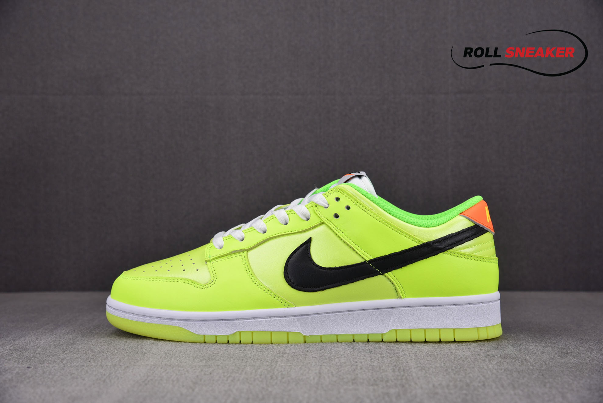 Nike Dunk Low SE ‘Splash Volt’