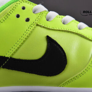 Nike Dunk Low SE ‘Splash Volt’