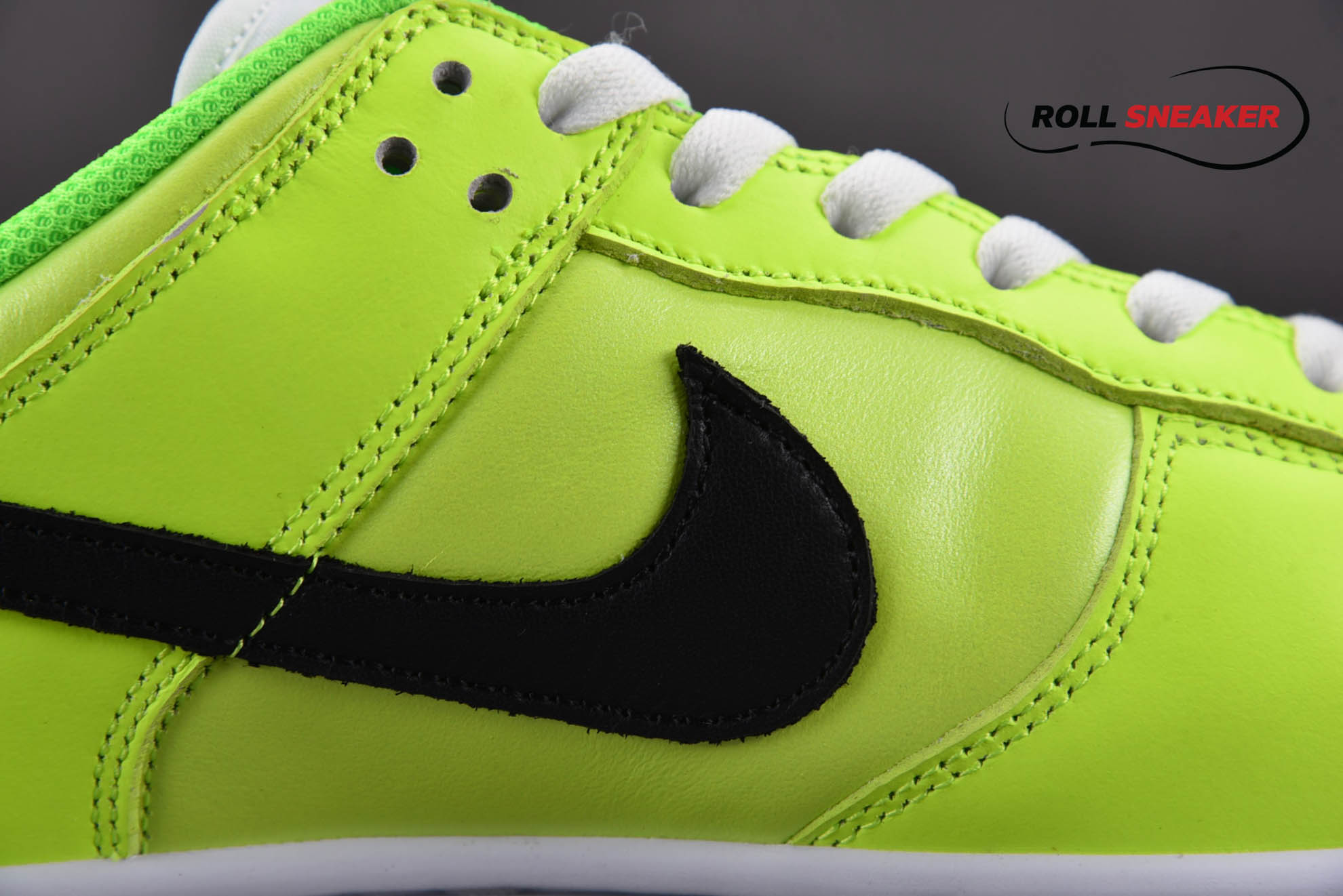 Nike Dunk Low SE ‘Splash Volt’