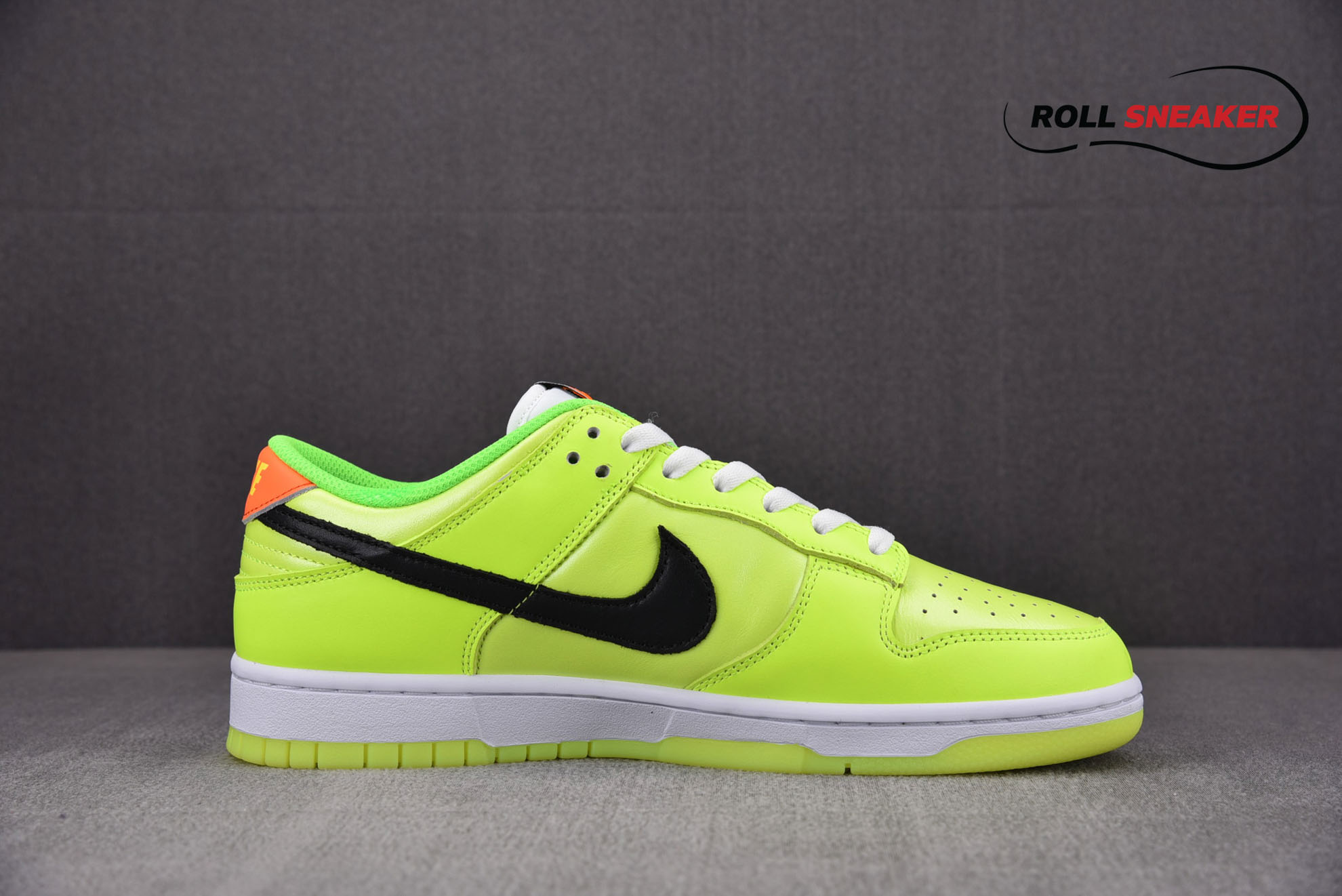 Nike Dunk Low SE ‘Splash Volt’