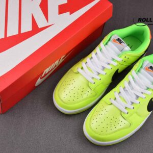 Nike Dunk Low SE ‘Splash Volt’