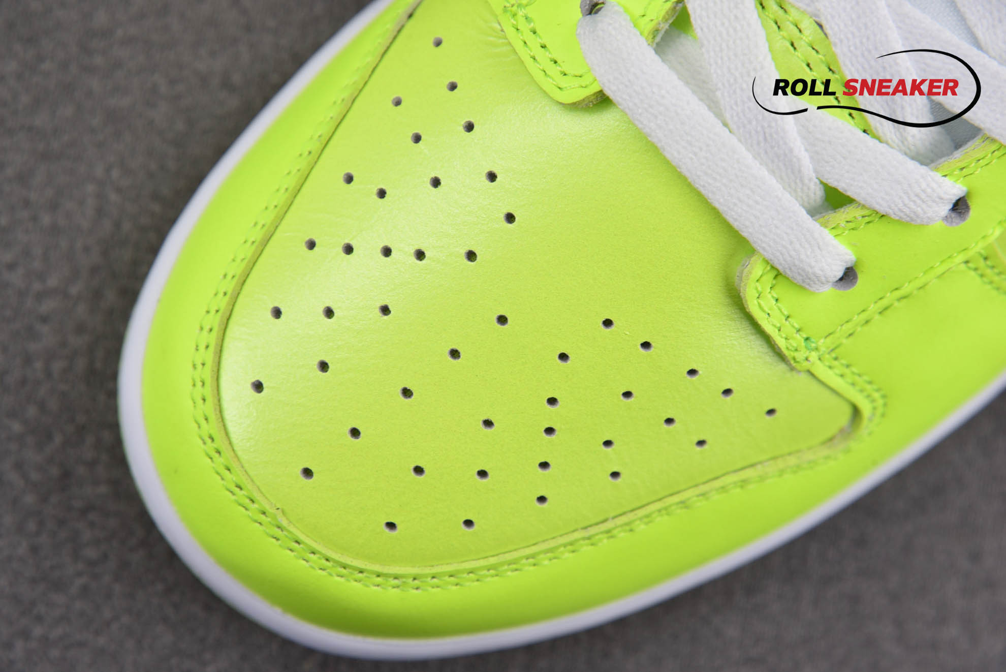 Nike Dunk Low SE ‘Splash Volt’