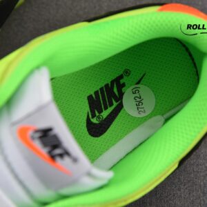 Nike Dunk Low SE ‘Splash Volt’