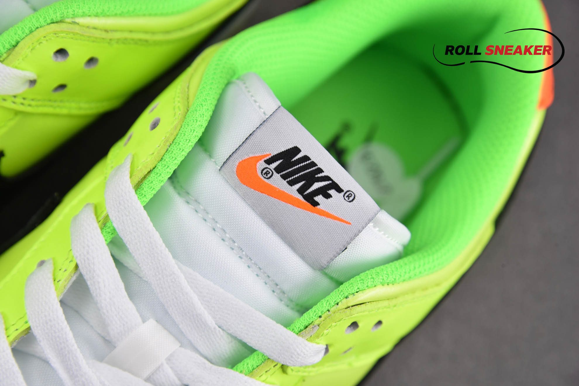 Nike Dunk Low SE ‘Splash Volt’