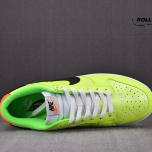 Nike Dunk Low SE ‘Splash Volt’